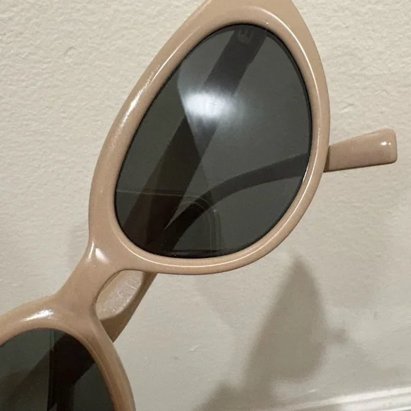 Gentle Monster Nude Cat-Eye Sunglasses - Picture 3 of 6